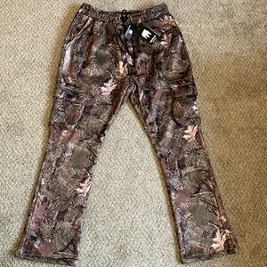 American stitch cargo track pants size e XXL color is real tree camo